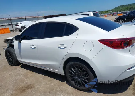 2018 Mazda Mazda3 Sport из США, поврежденный, VIN 3MZBN1U70JM249689